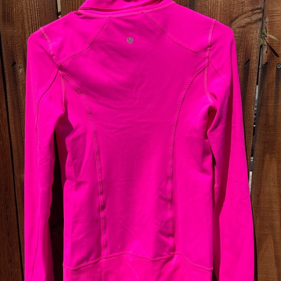 Lululemon size 8? Medium jacket - Picture 2 of 3